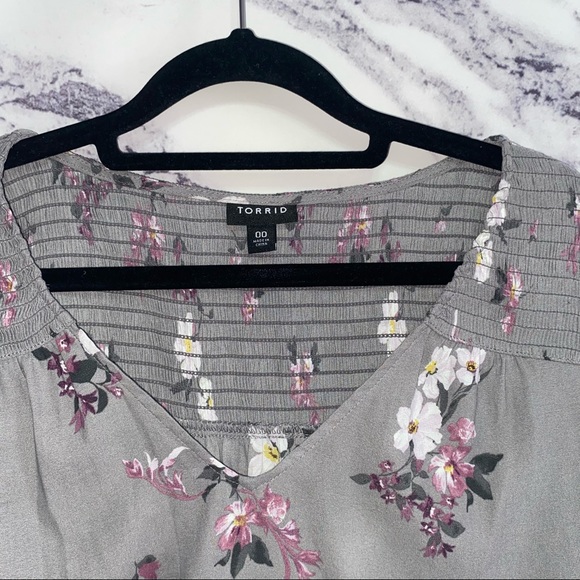 Torrid Gray Blouse With Pink/ White Flower Print - Picture 3 of 9